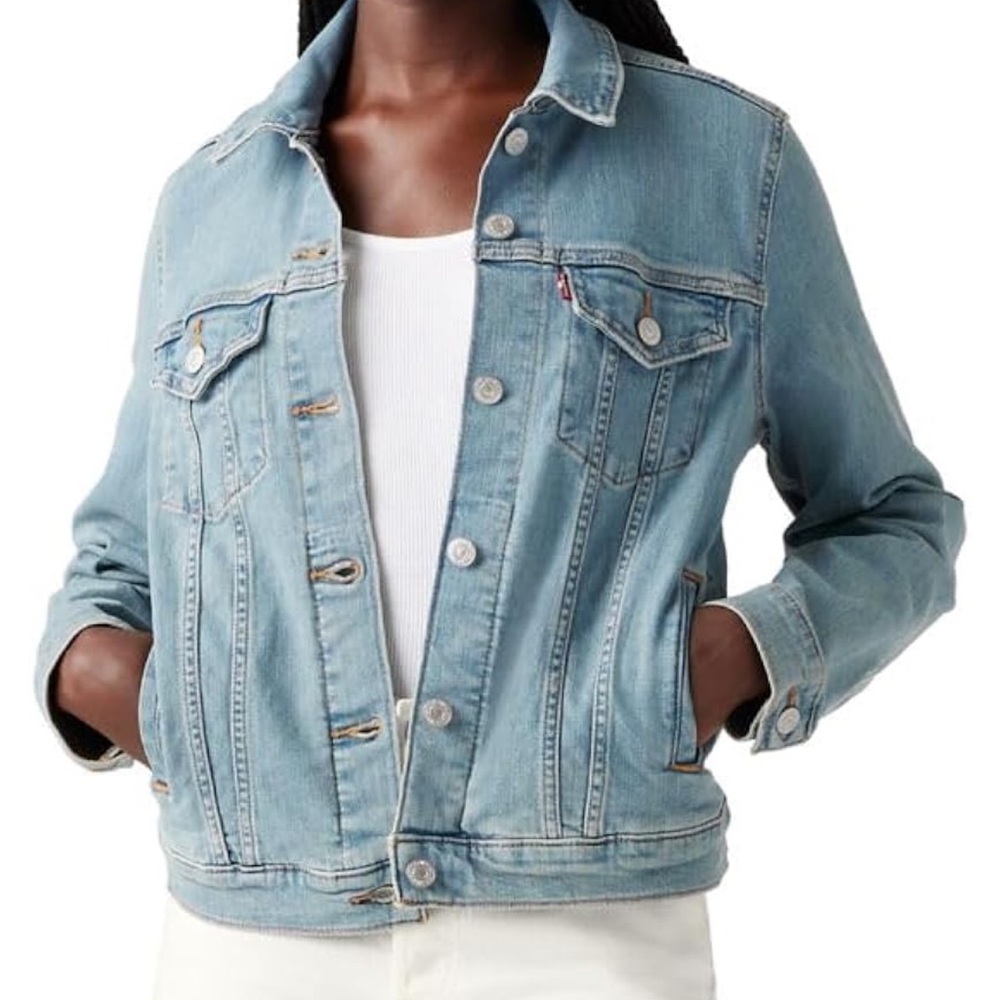 Levi’s trucker denim jacket size small